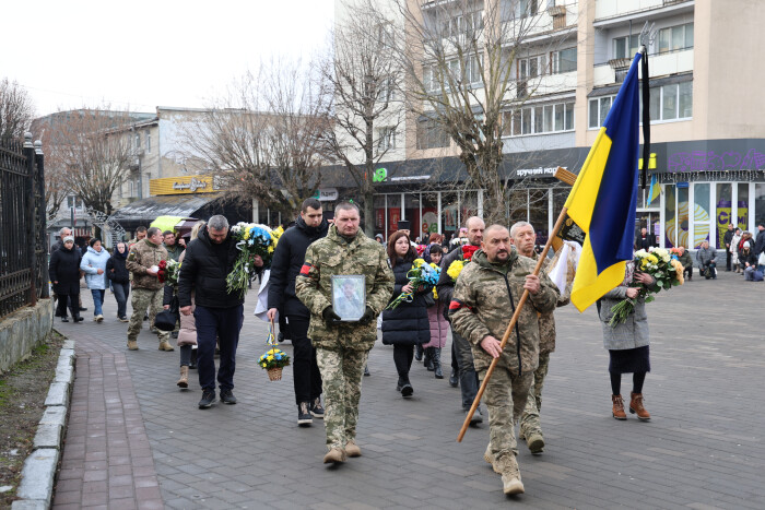 Нещодавно виповнилося 40 років: у Луцьку попрощалися з Героєм Андрієм Фещенком. Оновлено