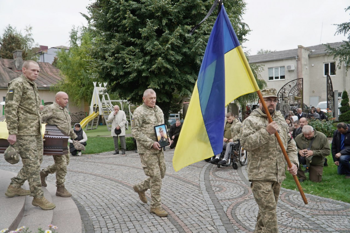 Довгі півтора року вважався зниклим безвісти: на Волині попрощалися з Героєм Михайлом Подгальським