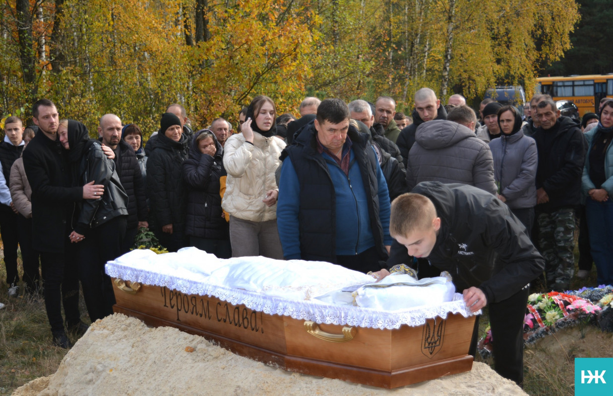 З перших днів вторгнення боронив Україну: на Волині попрощались з кавалером орденів «За мужність» Василем Петриком