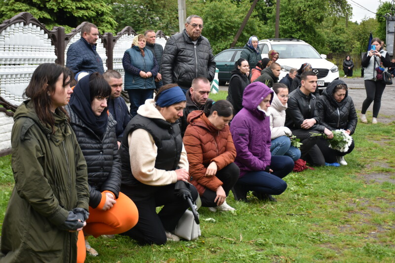 Назавжди 21 рік: у Луцькій громаді поховали Героя Вячеслава Терьохіна, який загинув понад 3 роки тому