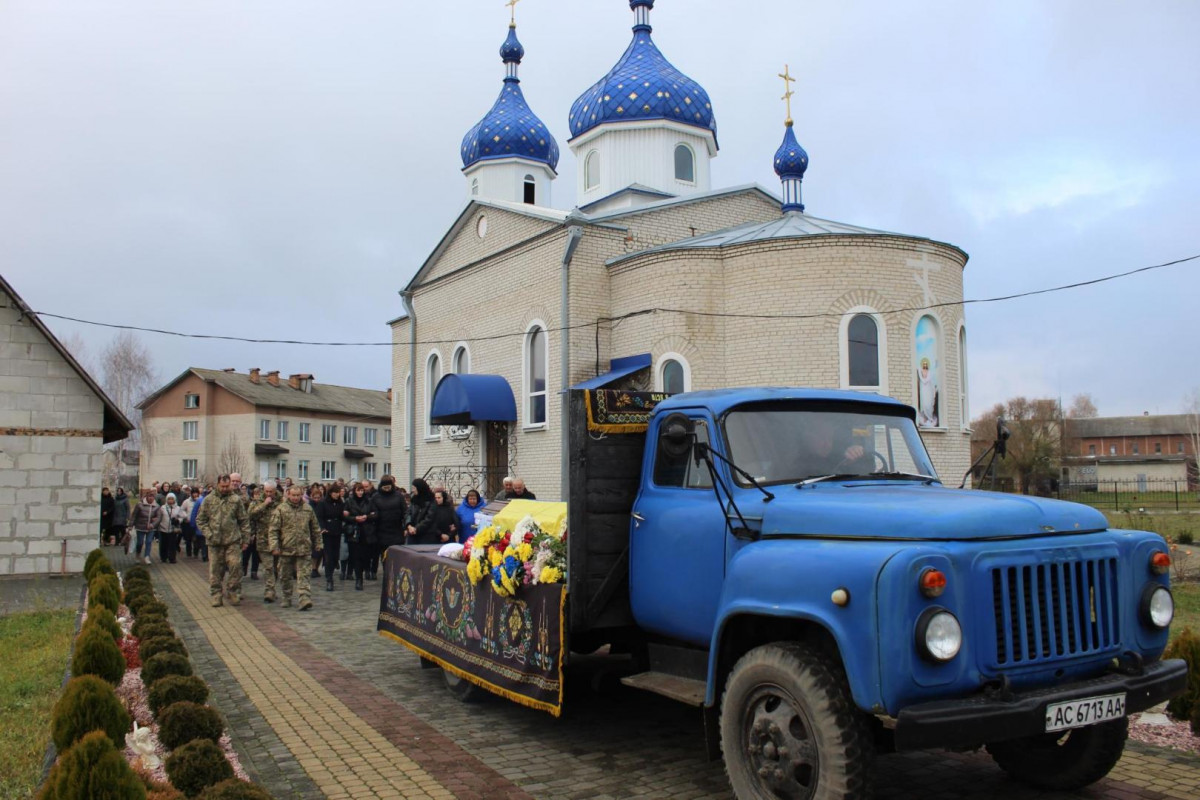 Завтра йому мало виповнитися 55 років: на Волині попрощалися із захисником Василем Савичем