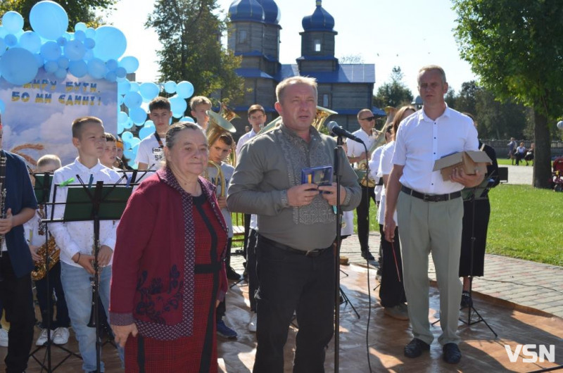 В місті на Волині на благодійному святі зібрали майже 150 тисяч гривень для ЗСУ. Фоторепортаж