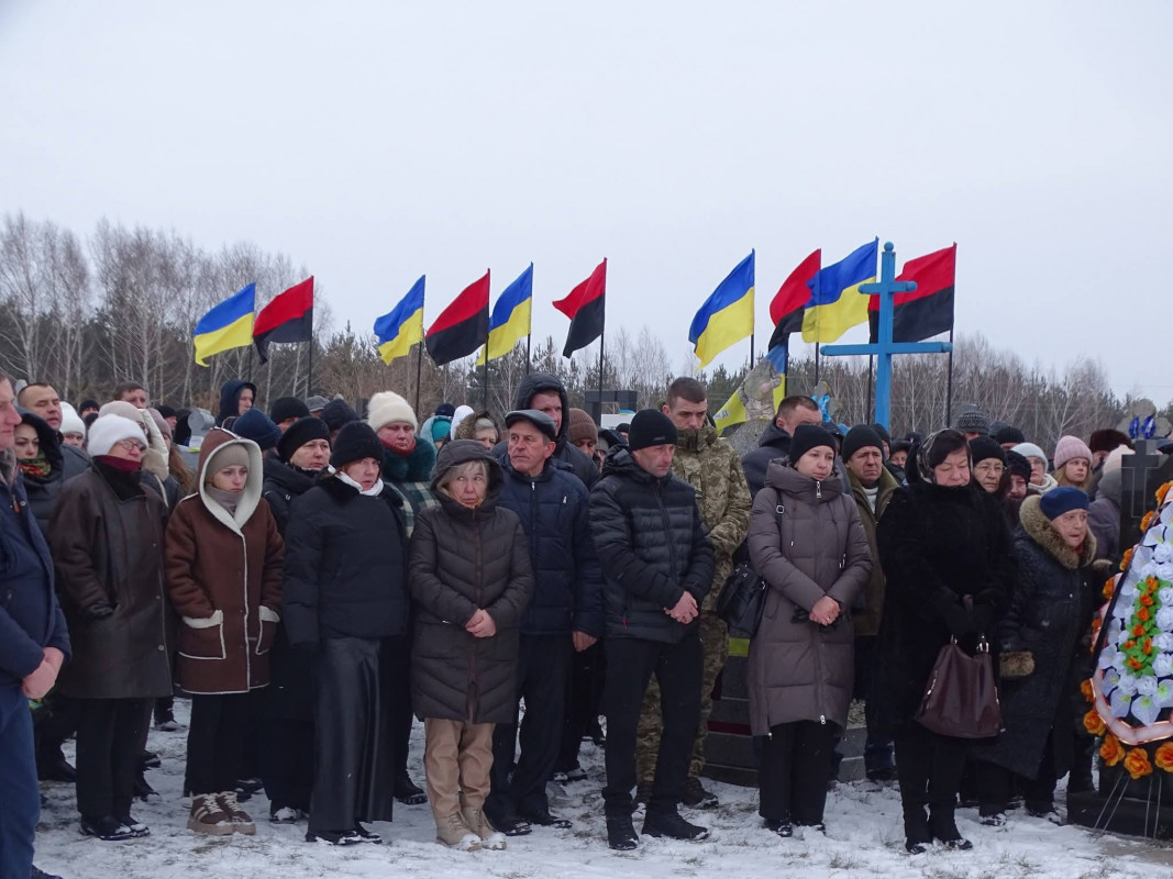 Повернувся додому «на щиті»: волиняни провели на вічний спочинок полеглого капітана Олександра Євтушка