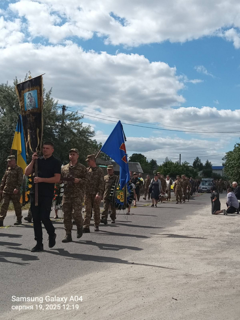 Навіки 31: на Волині в останню путь провели Героя Олега Оксенюка