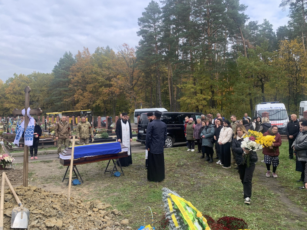 Загинув ще у серпні, а прощалися лише нині: на Волині в останню путь провели Героя Леоніда Бриндзія