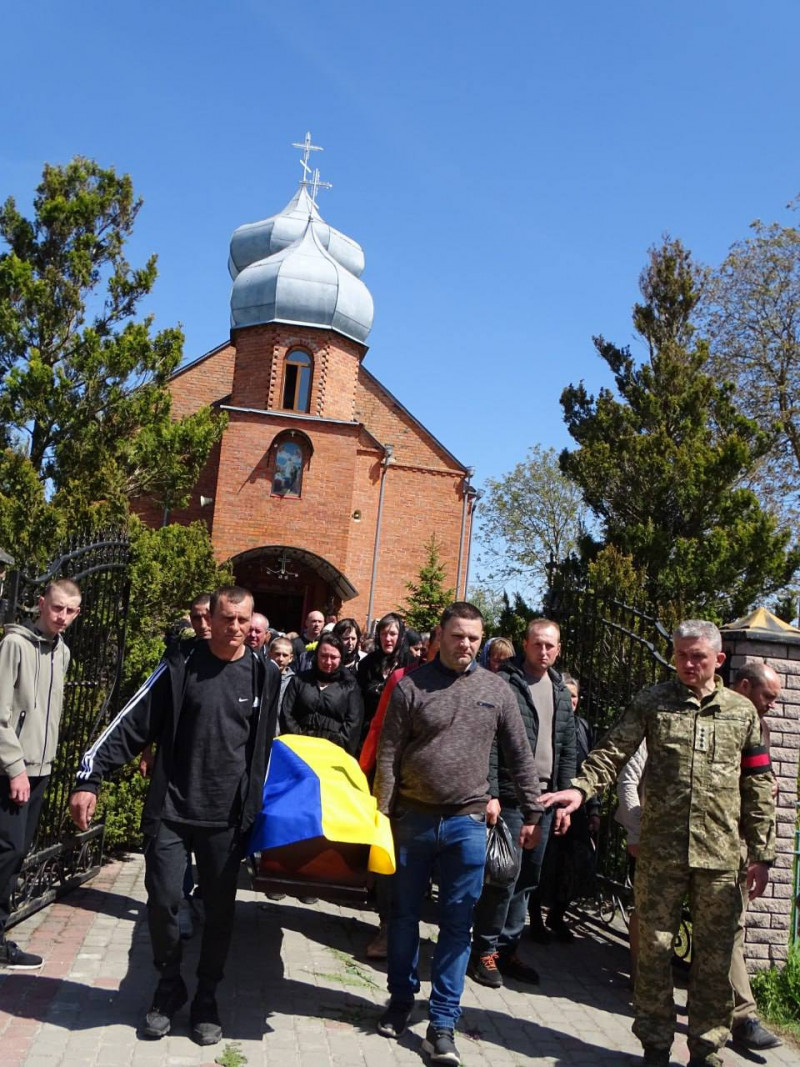 Родина дочекалася Героя - волиняни попрощалися із полеглим Героєм Василем Криницьким