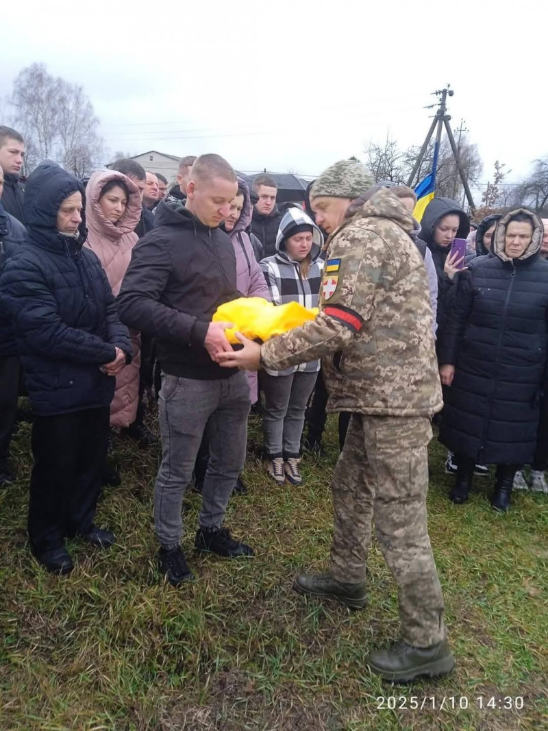 Навіки 27-річний: на Волині попрощались з молодим Героєм Павлом Копильцем