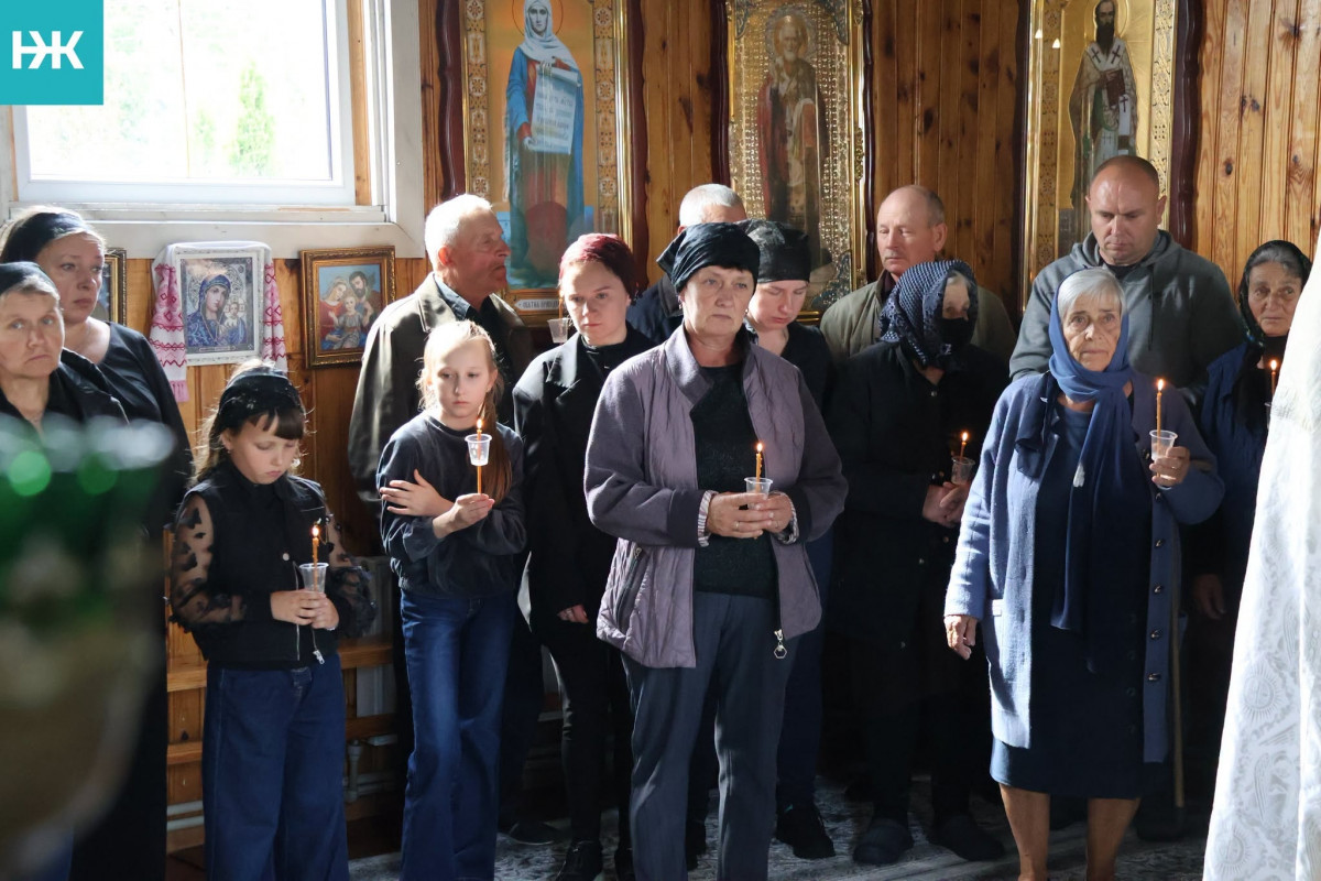 У громаді на Волині попрощалися із загиблим на Сумщині захисником Володимиром Хвесиком
