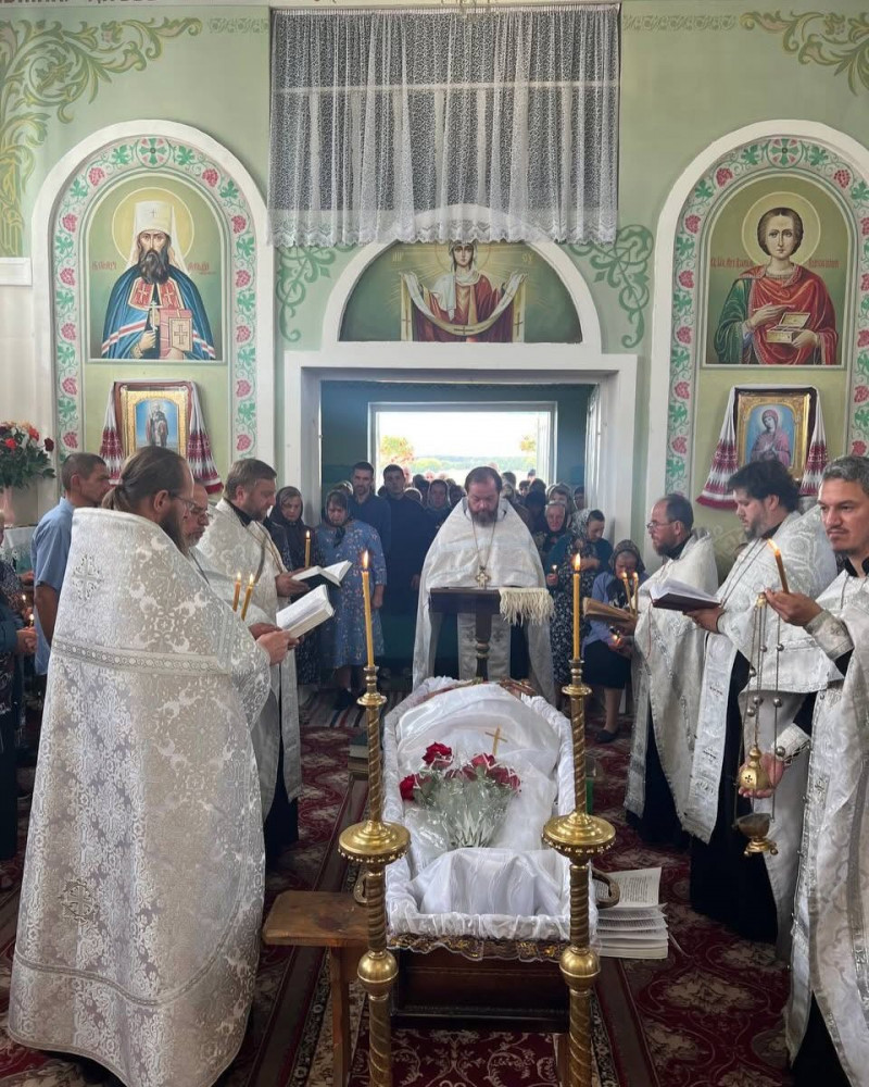 На Волині попрощалися зі священником