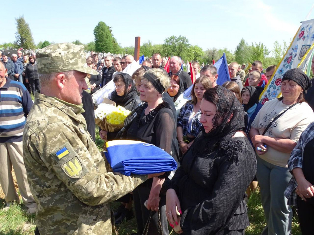 Родина дочекалася Героя - волиняни попрощалися із полеглим Героєм Василем Криницьким
