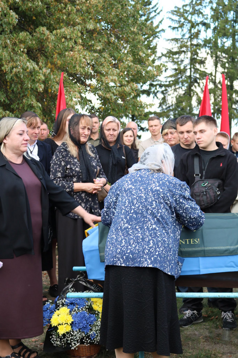Загинув понад півтора року тому у Курській області: на Волині поховали захисника Миколу Собчука