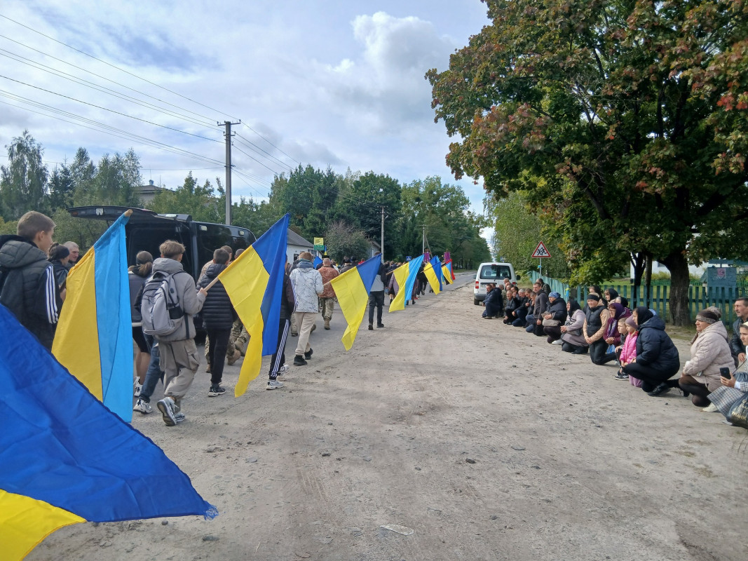 У липні мобілізували, а у вересні сповістили про загибель: на Волині попрощалися із загиблим захисником Віктором Карпуком