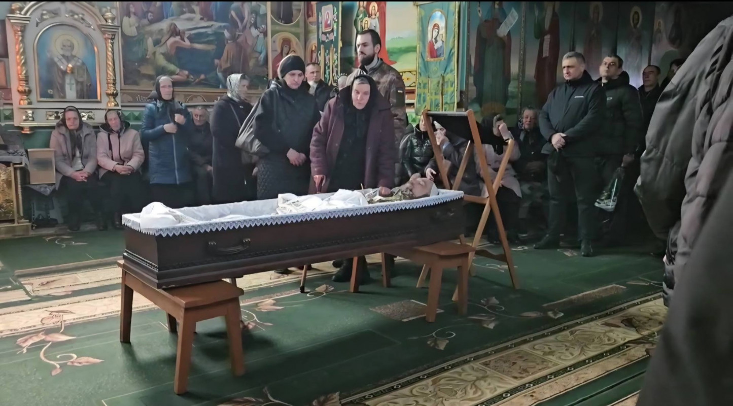 «Не стало захисника для України, для матері – сина, для сестри – брата»: на Волині похоронили Героя Сергія Стеренчука