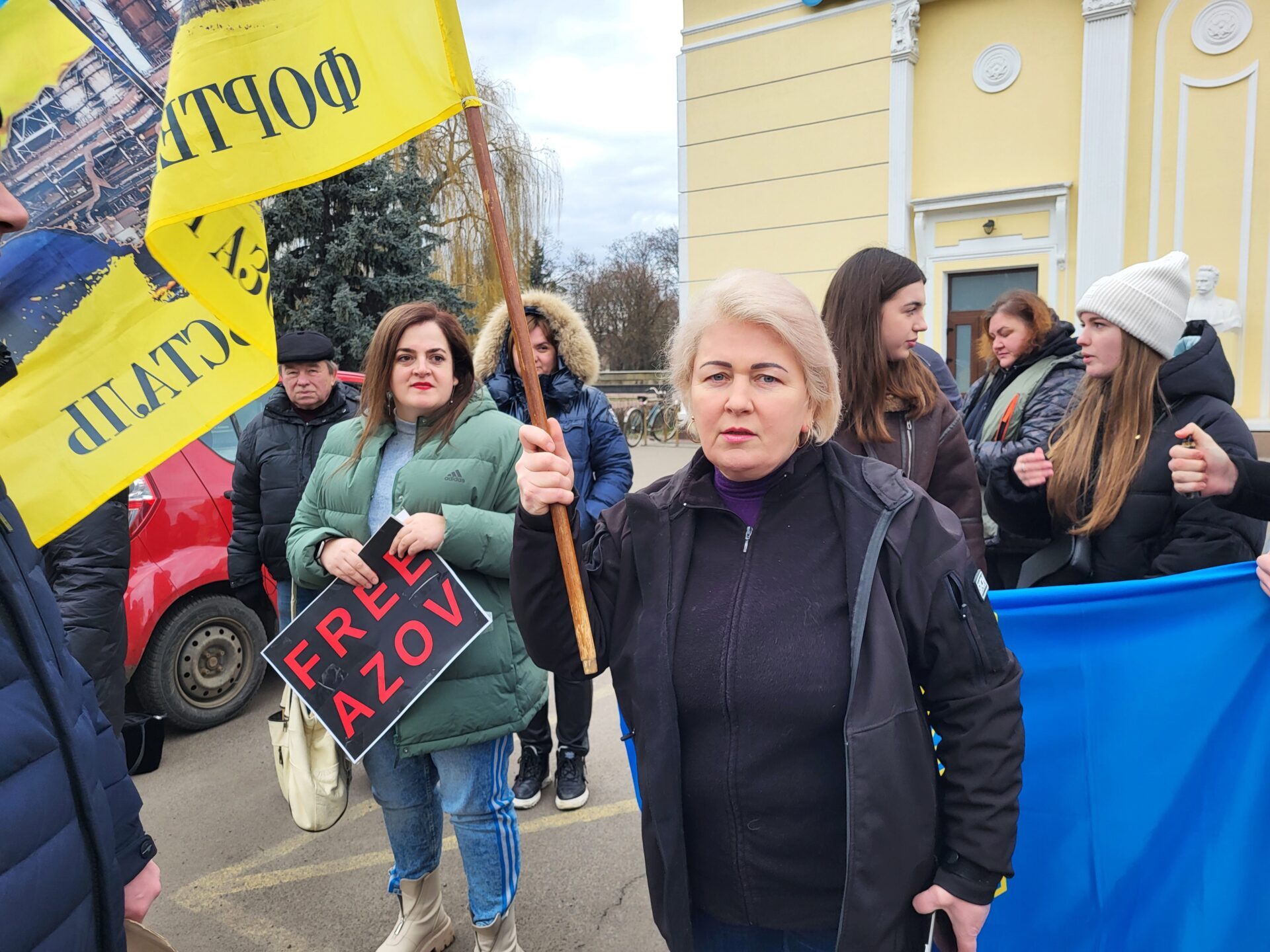 «Знайдіть та поверніть мені мого тата»: на Волині відбувся масштабний автопробіг на підтримку військовополонених