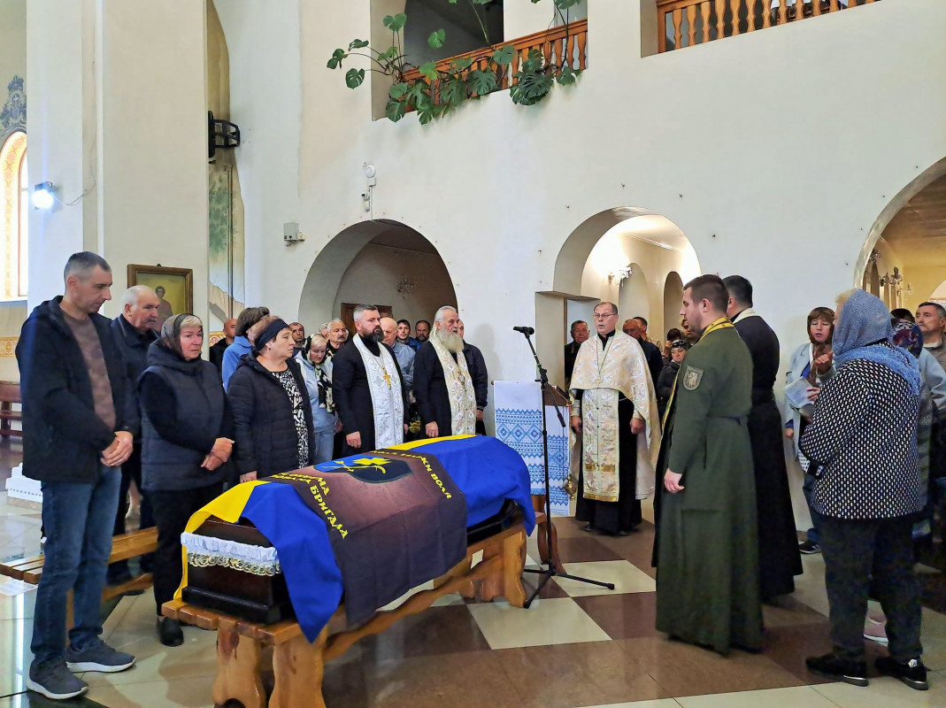 Через рік після загибелі: на Волині попрощалися з воїном Дмитром Бештою. Фото