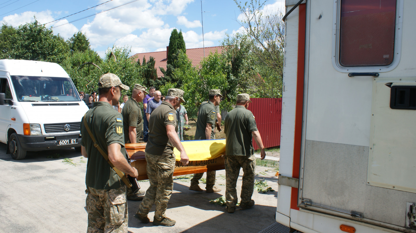 «За його голову окупанти обіцяли винагороду»: на Волині попрощалися з легендарним розвідником Віктором Зенцом