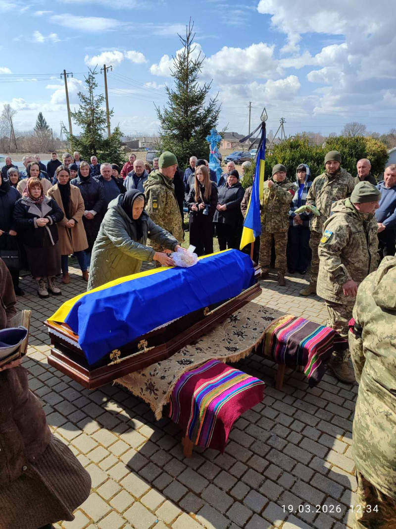 На Волині в останню земну дорогу провели загиблого 52-річного Героя Андрія Гудика