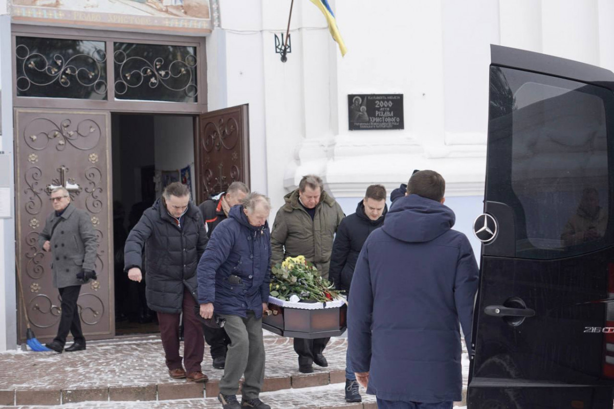 Останні оплески легенді: на Волині попрощалися з композитором Сергієм Шишкіним