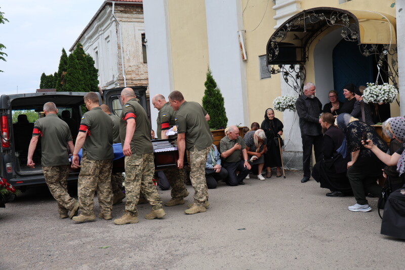 Назавжди 31: у Луцькій громаді попрощалися з Героєм Олександром Каленюком