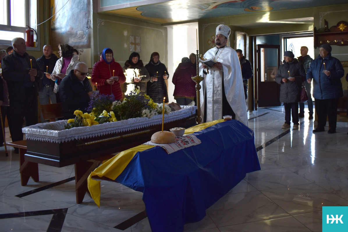Смерть спіткала не на полі бою, а на відносно мирній території: на Волині попрощались з Героєм Іваном Андрусиком