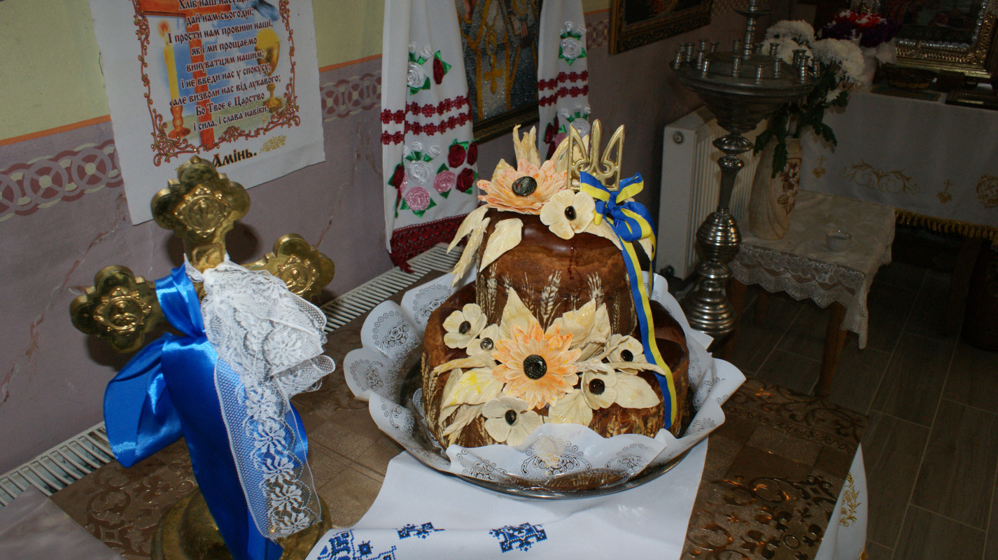 «Встелили всі села квітами, а хлопчика мого немає…»: у громаді на Волині провели в останню дорогу Героя Миколу Загоровця