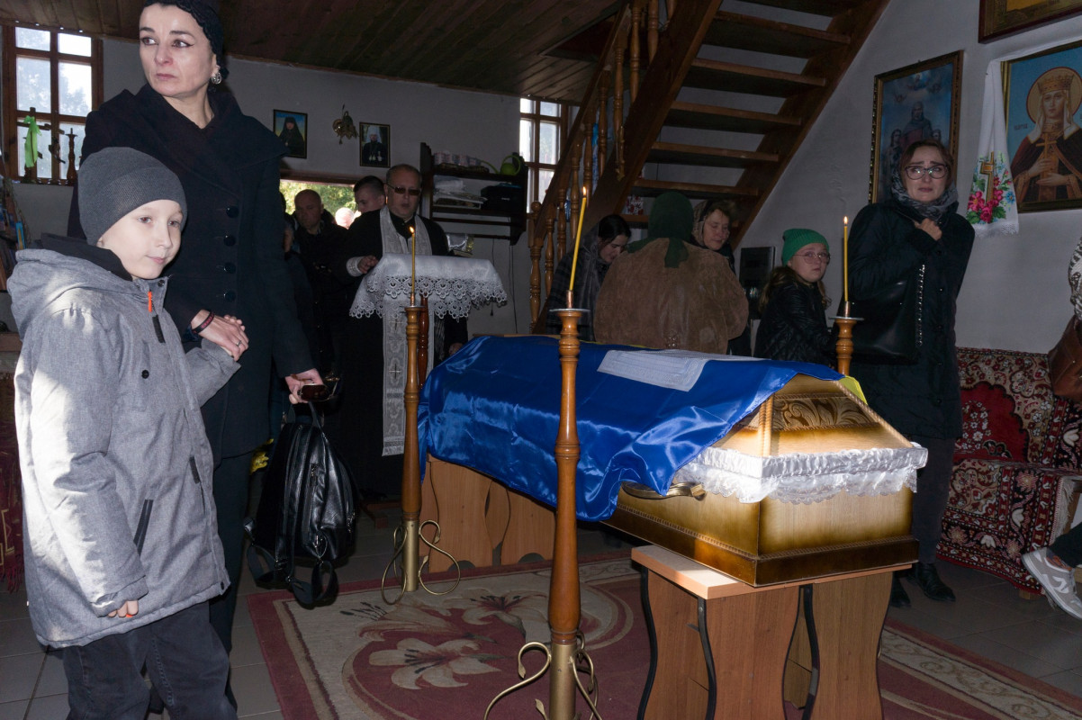 На Волині попрощалися із загиблим військовим медиком Сергієм Яворським. Фото