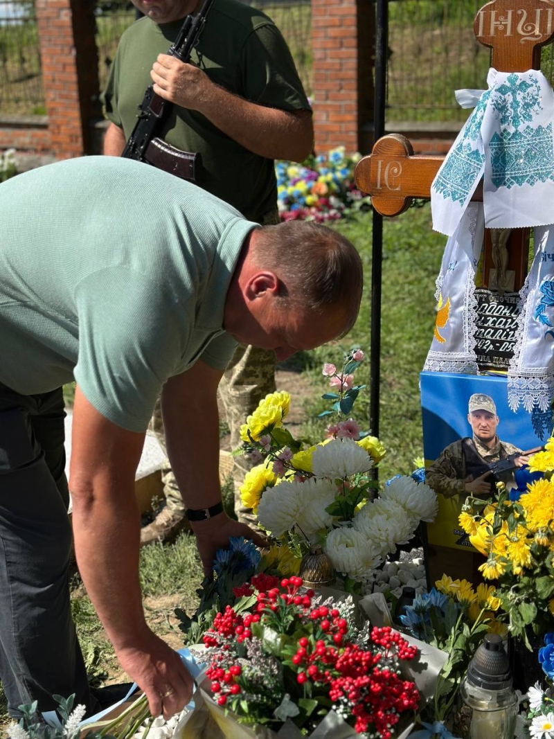 У ліцеї на Волині відкрили меморіальну дошку загиблому захиснику Михайлу Водоносу