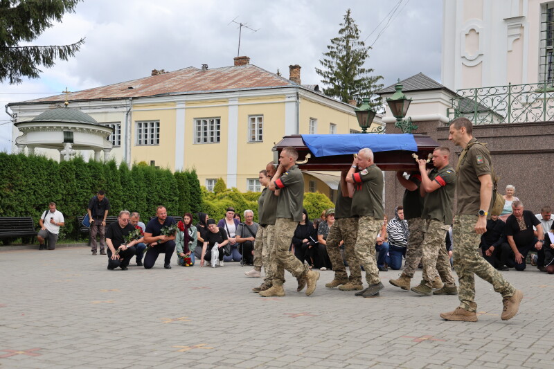 Загинув у Запорізькій області: у Луцьку попрощалися з Героєм Олексієм Бондарем