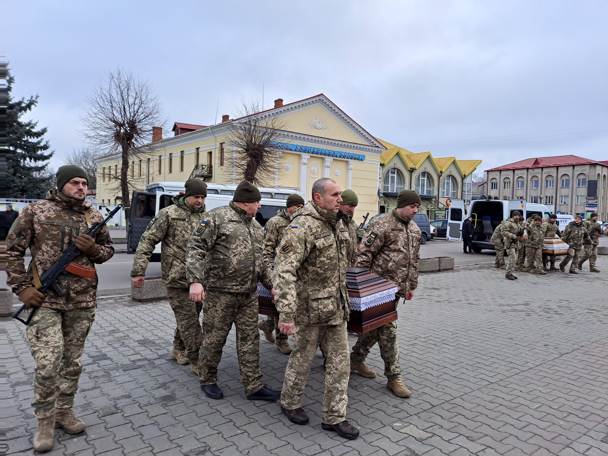 Загинули в один день на Харківщині: на Волині поховали двох Героїв - Миколу Бобра та Євгенія Кукола