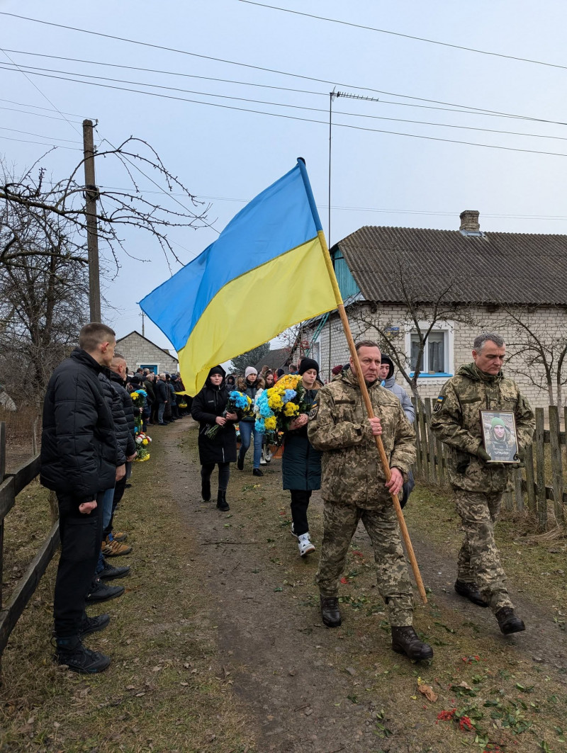 Завжди був готовий допомогти: на Волині провели в останню дорогу загиблого воїна Івана Оніщука