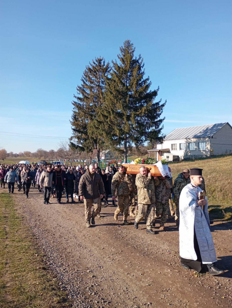 Важке поранення забрало життя: на Волині все село зійшлося провести в останню дорогу Героя Юрія Годлевського