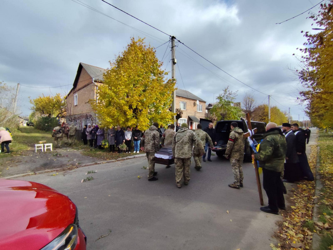 Призвали на службу у липні: волиняни провели в останню дорогу загиблого 27-річного Героя Олександра Пшикова