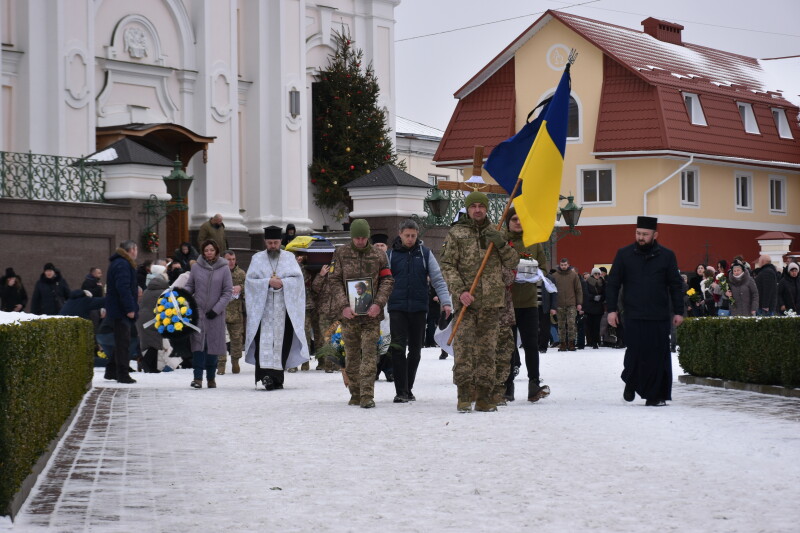 Назавжди 28: у Луцьку попрощалися з Героєм Антоном Єгоровим