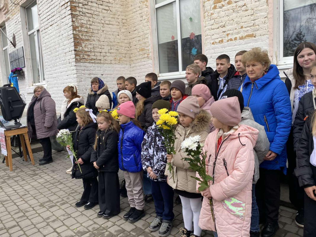 У волинському ліцеї відкрили меморіальну дошку випускнику-Герою Олександру Юзві