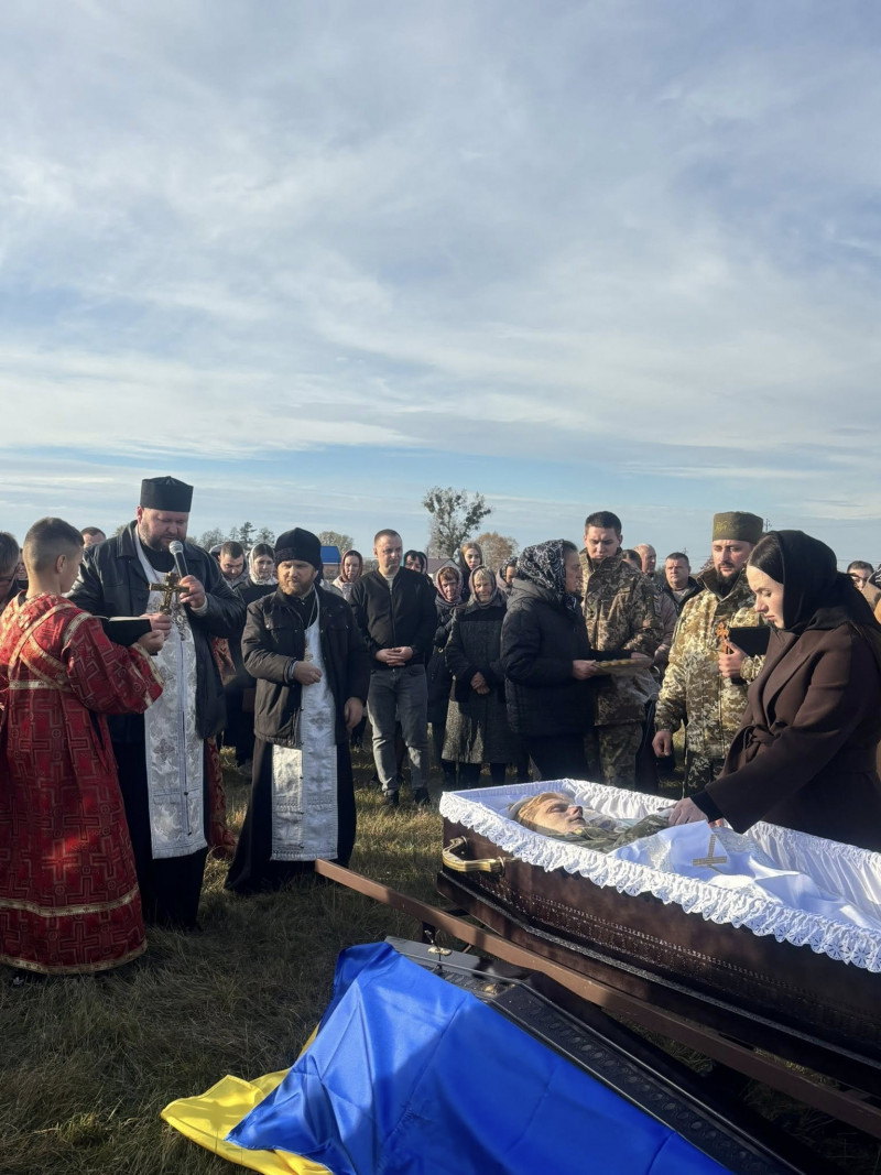 До останнього подиху боронив Україну: на Волині попрощалися із загиблим Героєм Іваном Кіпенем
