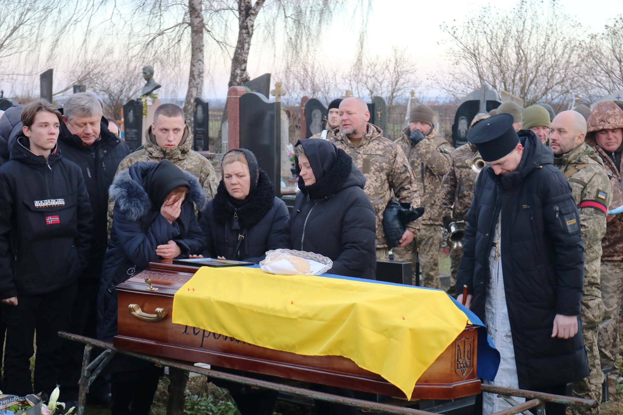 Спільна втрата для двох громад: на Волині попрощалися з полеглим воїном Валерієм Гриневичем