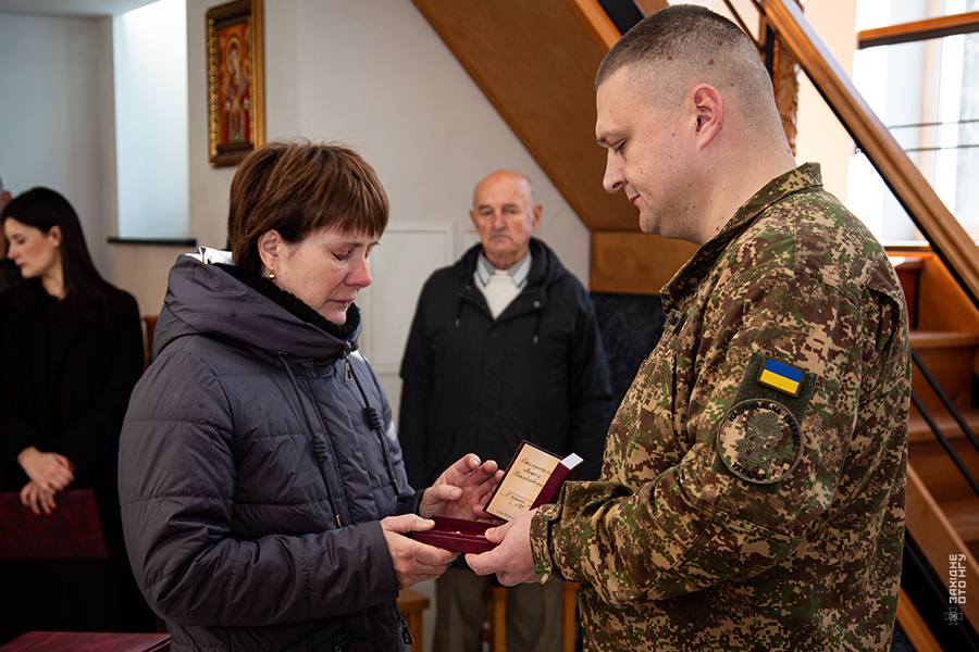 На Волині родинам загиблих нацгвардійців вручили державні нагороди