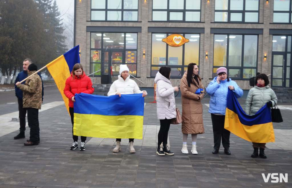 «Для нас – це одна хвилина, для них – Вічність»: у прикордонному місті на Волині вшанували тих, хто загинув від війни