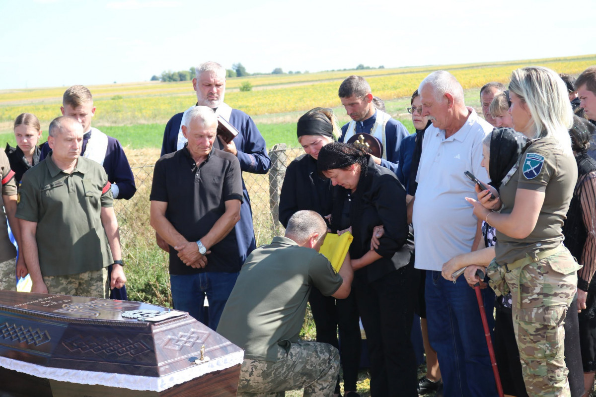 Загинув на Донеччині ще у 2025 році: на Волині провели в останню дорогу захисника Віталія Новосада