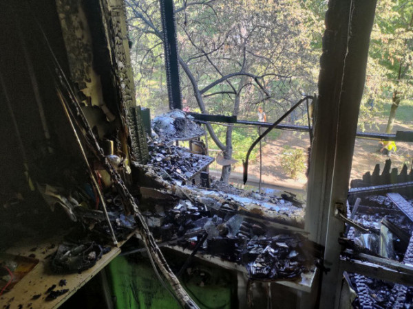 У Києві чоловік, який курив на балконі, спалив 10 квартир