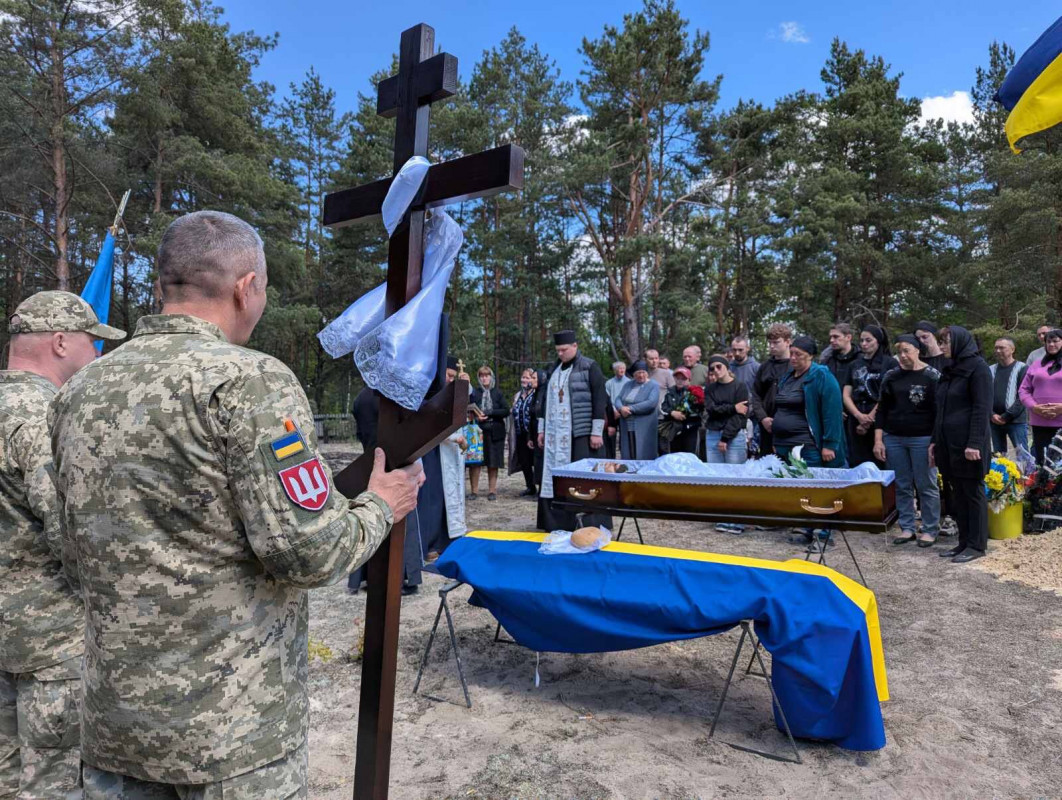 У громаді на Волині попрощалися з військовим Юрієм Шевчуком