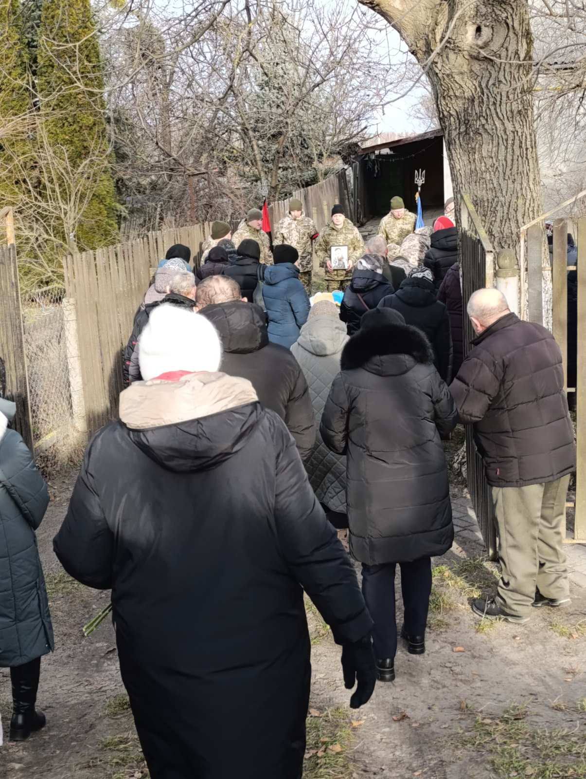 Мріяв про мирне життя, але віддав його за всіх нас: біля Луцька попрощались з Героєм Андрієм Литвинчуком