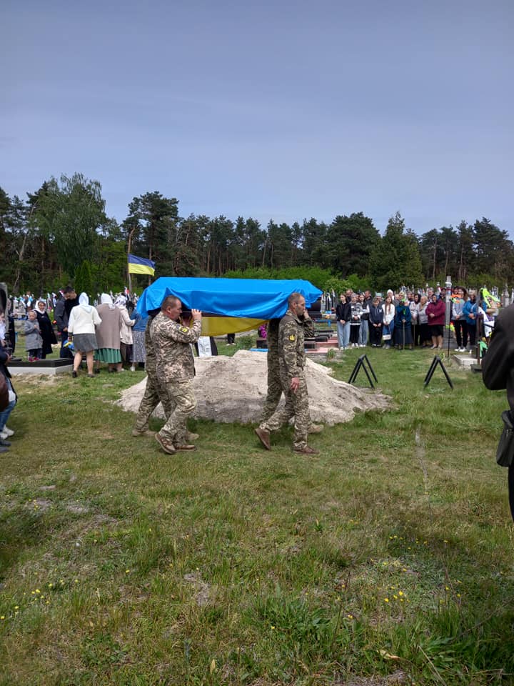 Загинув понад 2 місяці тому: на Волині поховали 24-річного Героя Владислава Богомаза. Фото