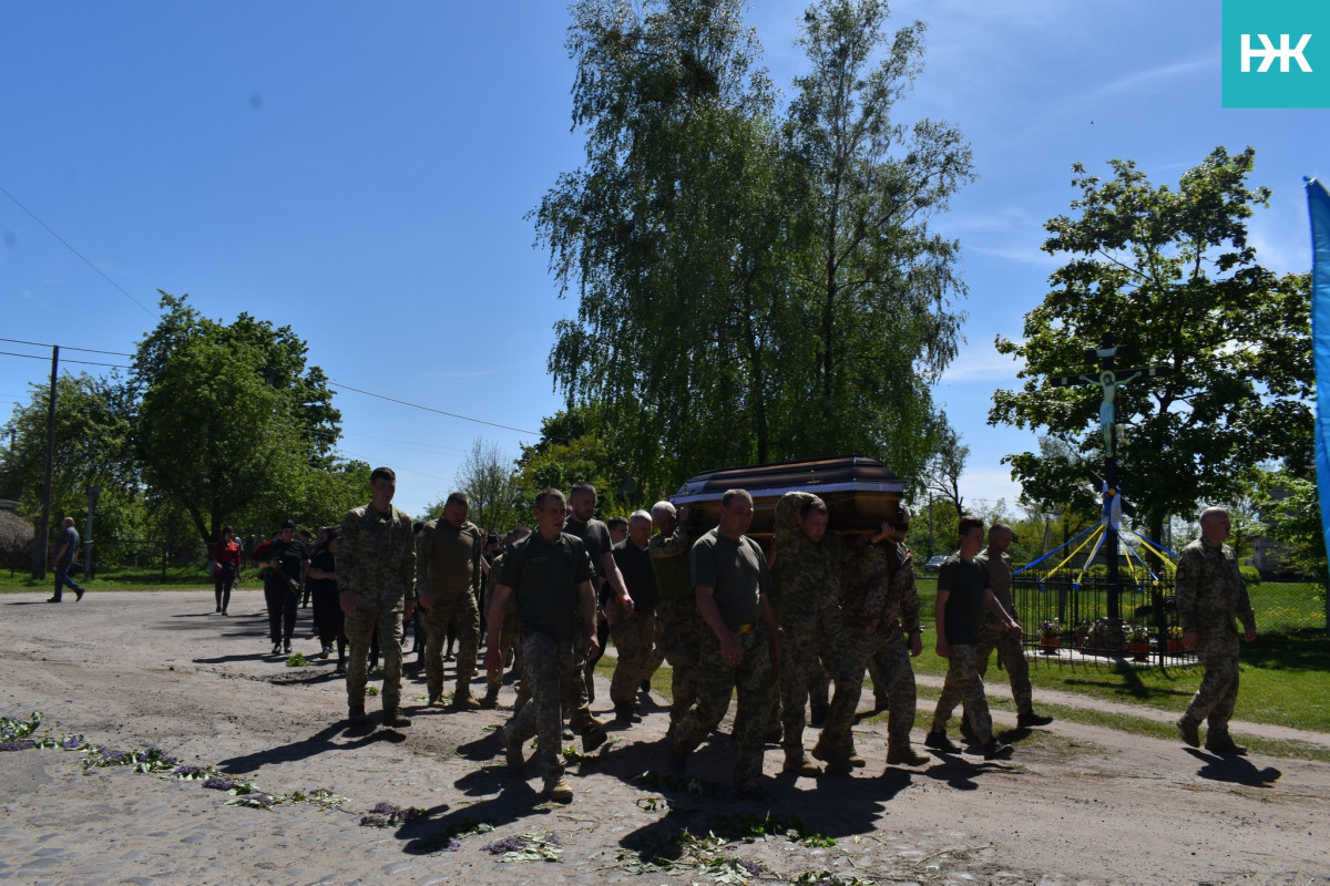 Ворожа куля вкоротила життя: на Волині попрощалися з 28-річним Героєм Іваном Мельником