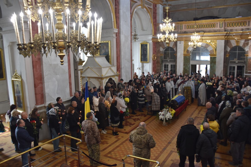 Загинув понад півтора року тому: у Луцьку попрощалися з Героєм Святославом Юзефчуком