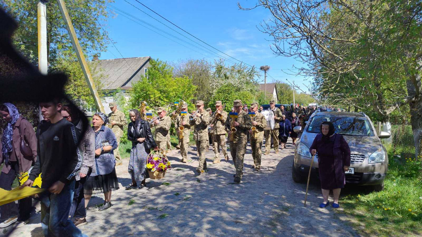 Навіки 33: на Волині в останню земну дорогу провели Героя Антона Пугача