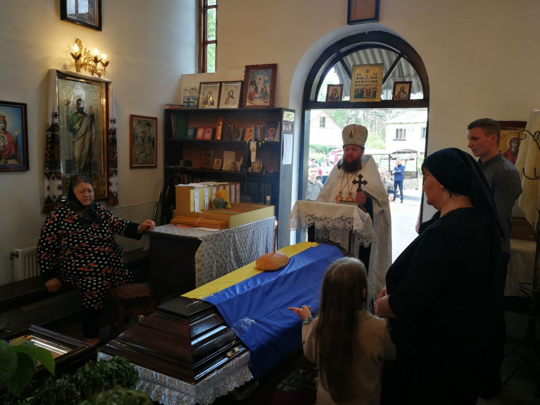 Понад півроку вважався зниклим безвісти: на Волині поховали Героя Олексія Омельчука