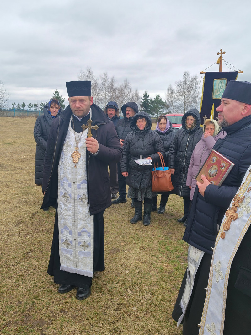 Вдовою залишилась молода дружина, маленький синочок ростиме без батька: на Волині поховали 23-річного Героя Владислава Юхимова