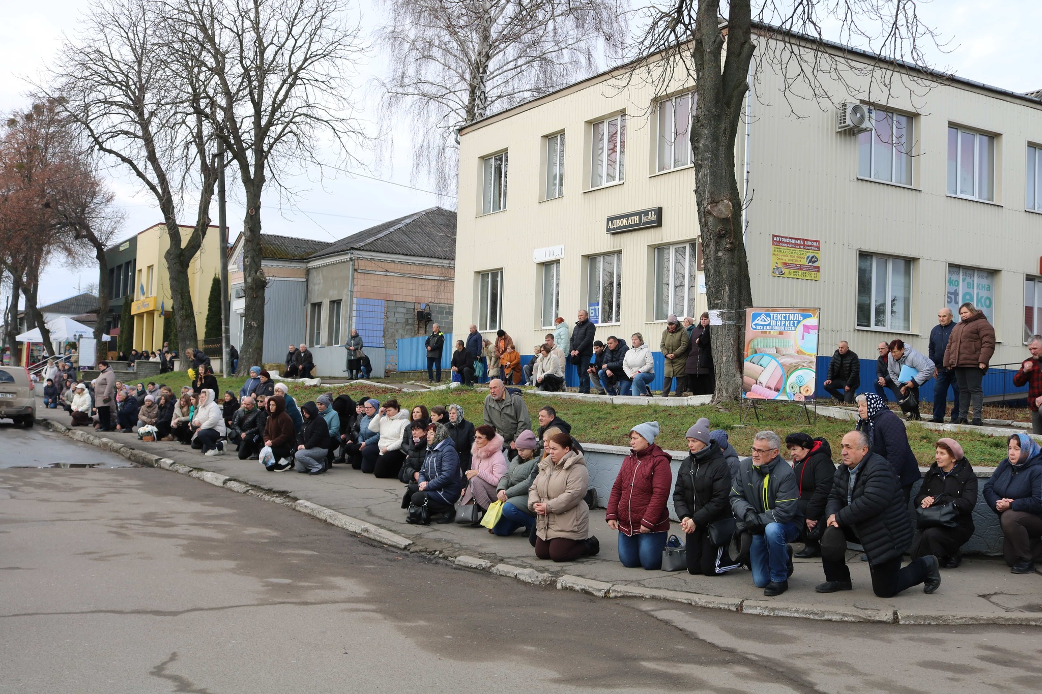 Понад рік вважався безвісти зниклим: у Луцькому районі поховали Героя Василя Цвілюка