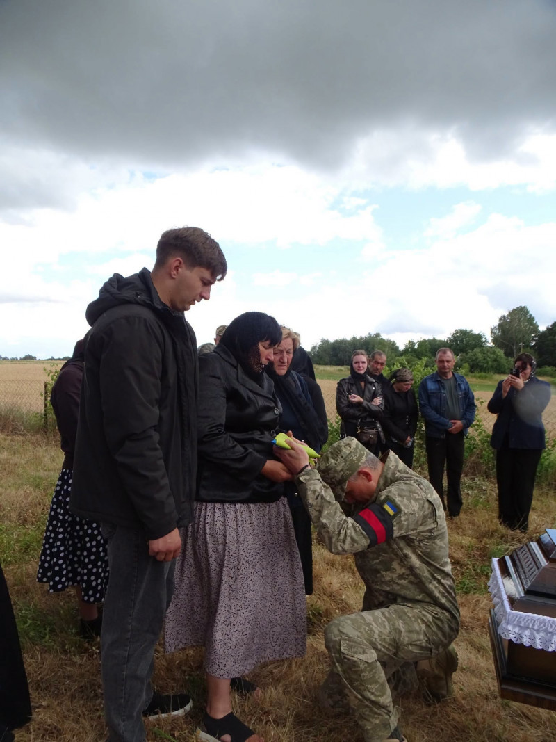Через майже два роки після загибелі на Волині поховали Героя Валерія Кікавського